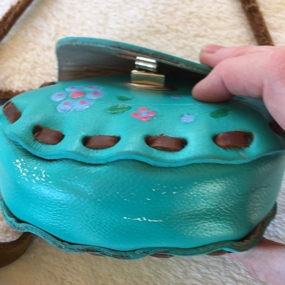 TWO VINTAGE TOOLED LEATHER SMALL CROSSBODY BAGS PURSES - Picture 7 of 9